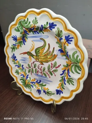 Plato decorativo Manises pájaro