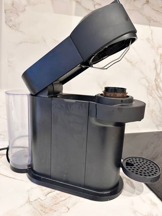 Cafetera Nespresso Vertuo Negra.