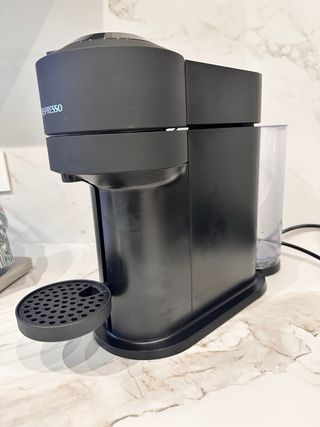 Cafetera Nespresso Vertuo Negra.