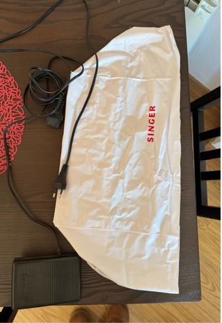 Máquina Singer Ultralock 14SH654