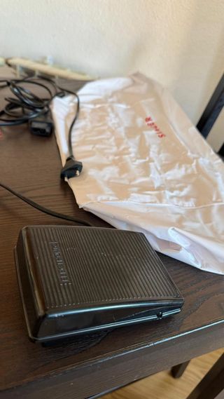 Máquina Singer Ultralock 14SH654