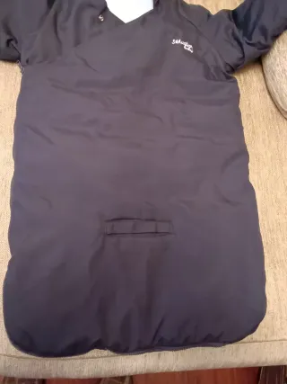 Buzo Chubasquero Nuevo 6/18 meses