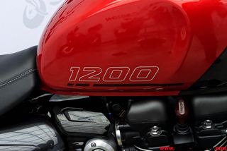 TRIUMPH SPEED TWIN 1200