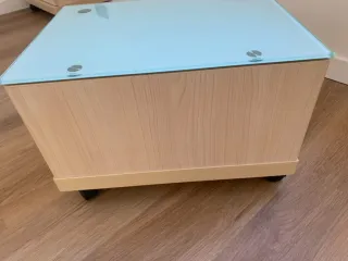 2 mesitas de noche madera y cristal