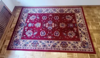 Alfombra clásica beige y roja