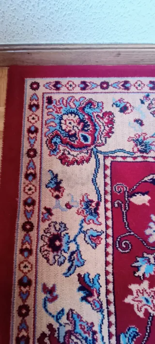 Alfombra clásica beige y roja