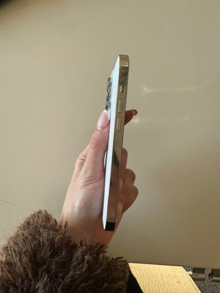 iPhone 14 Pro Gold/White