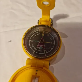Bussola Konus Gialla