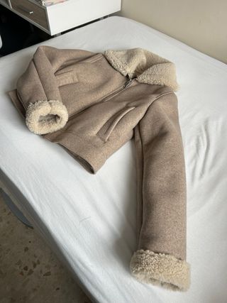 Cazadora Zara doble faz beige XS