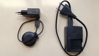 Cargador Sony Cámara + Cargador Smartwatch