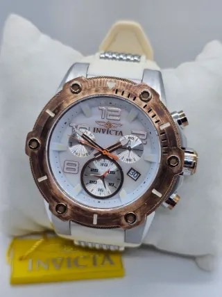 Reloj Invicta Dorado y Blanco