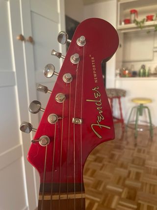 Guitarra Fender Newporter Player