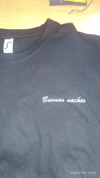 Talla M Quevedo. Buenas noches, Niki. camiseta