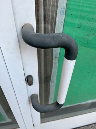 Puerta PVC con cerradura