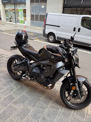 YAMAHA MT-09 2025 Negra (NEGOCIABLE) 3800km