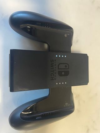 Nintendo Switch + Funda Mario Kart + Mando Pro