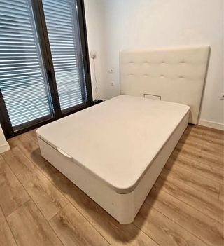 Canape de tela y madera