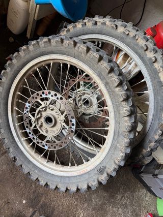 Juego de llantas para moto