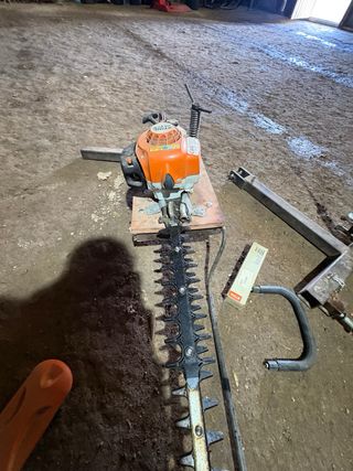 Cortasetos Stihl Bajera adaptada a tractor