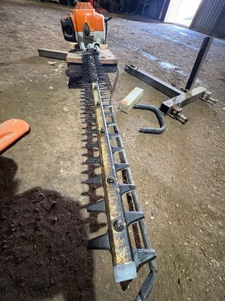 Cortasetos Stihl Bajera adaptada a tractor