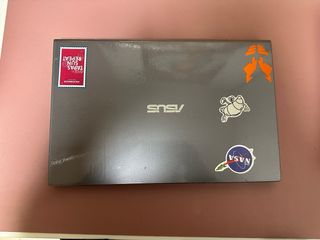 Portátil ASUS táctil Gris con Funda y Cargador