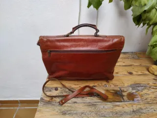 Cartera porta documentos de piel marrón