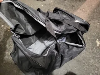 Mochila de viaje negra