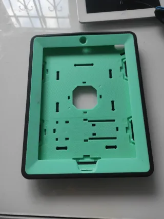 Funda protectora iPad verde y negra