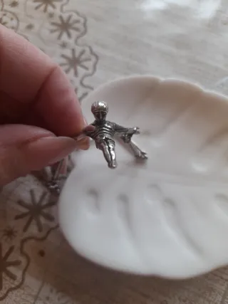 Collar Cristo Dalí con cadena clavos