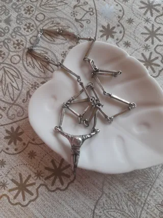 Collar Cristo Dalí con cadena clavos