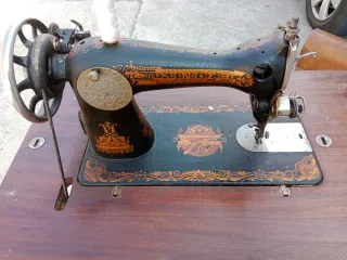 Máquina de coser Singer antigua