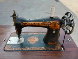 Máquina de coser Singer antigua