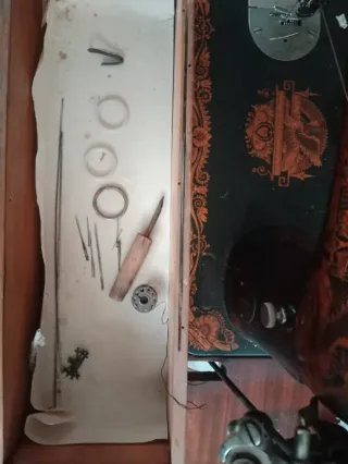 Máquina de coser Singer antigua