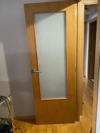 5 Puertas Madera y 2 con Cristal
