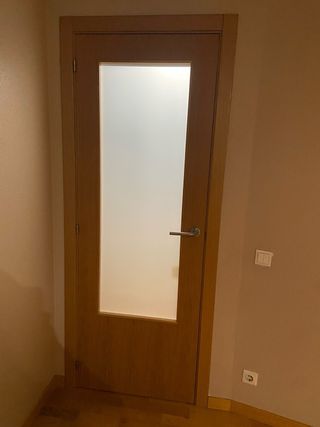 5 Puertas Madera y 2 con Cristal