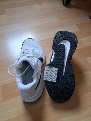 Zapatillas Padel Nike Blancas y Negras