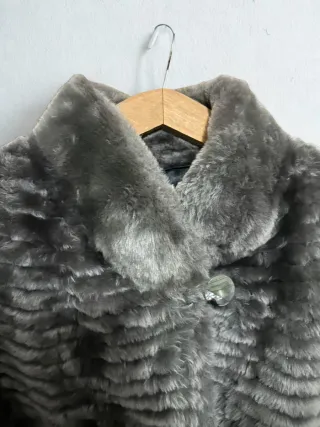 Abrigo Mouton Vintage Gris Talla Única