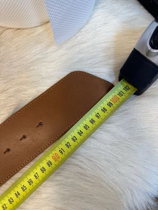 Cintura in cuoio con decorazioni oro