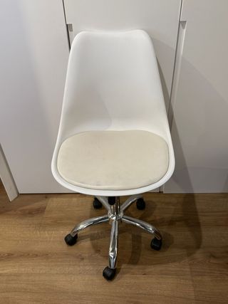 Silla de escritorio giratoria blanca
