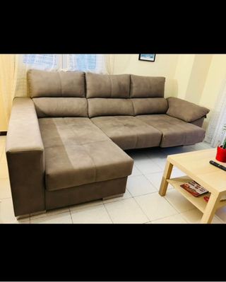 Sofá chaise longue marrón. Limpieza profesional.