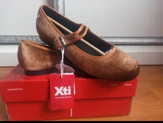 2 pares Merceditas XTI camel y burdeos