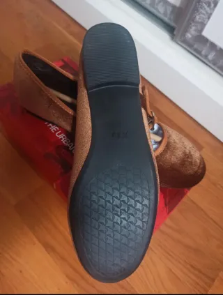 2 pares Merceditas XTI camel y burdeos