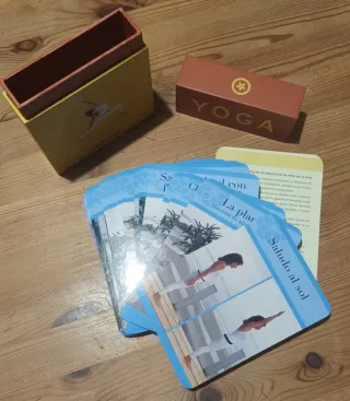 Yoga: Un juego de 50 cartas de Glenda Twinin