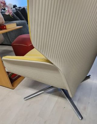 Butaca Nuez Andreu World Amarilla