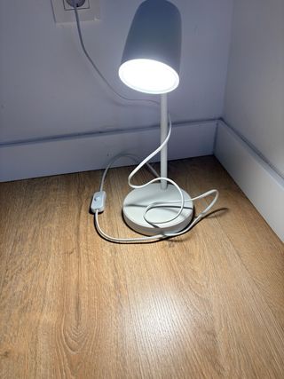 Lámpara de escritorio flexo beige