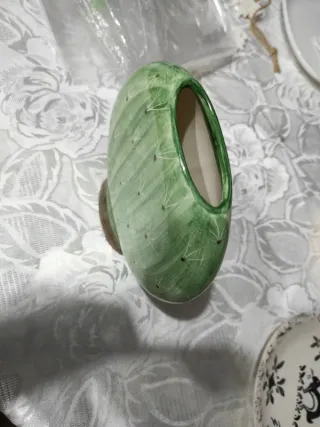 Vaso decorativo in ceramica a forma di cactus