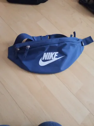 Riñoneras Nike (Negra y Azul)