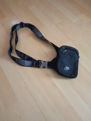 Riñoneras Nike (Negra y Azul)