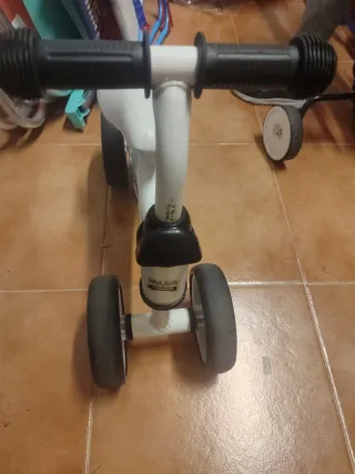 Triciclo para bebé Fast Ride