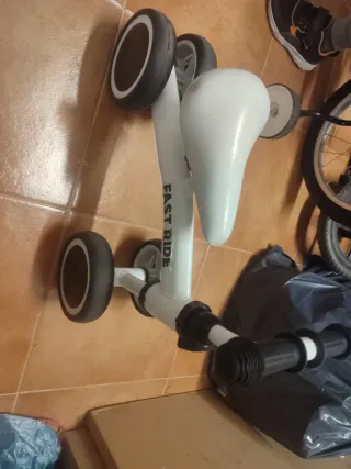 Triciclo para bebé Fast Ride